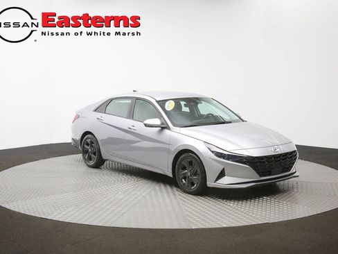 Used 2021 Hyundai Elantra SEL w/ Convenience Package image 48