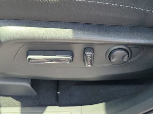 Used 2025 Honda CR-V EX image 18