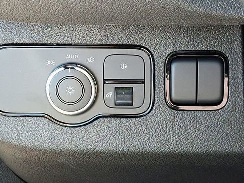 Used 2025 Mercedes-Benz Sprinter 2500 image 19