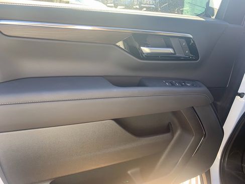 New 2026 Chevrolet Tahoe LS image 6