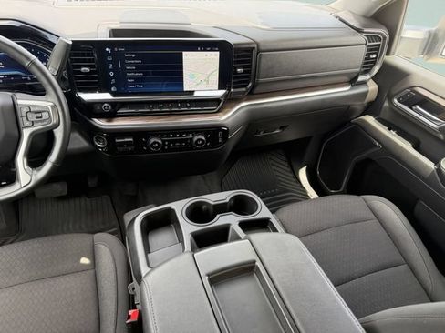 Used 2025 Chevrolet Silverado 2500 LT w/ Convenience Package AWD/4WD image 18