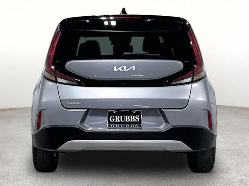 Used 2025 Kia Soul LX FWD image 5