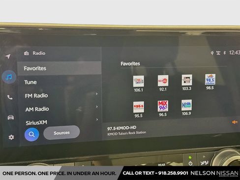 Used 2024 Toyota Highlander XLE FWD image 14