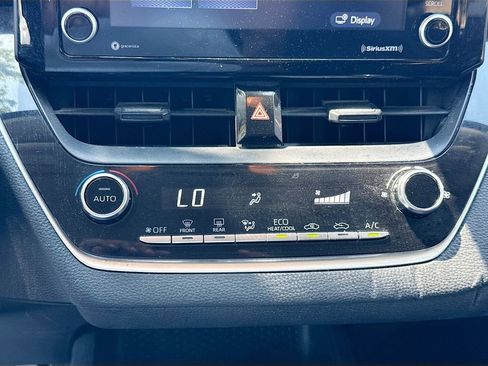 Used 2022 Toyota Corolla LE image 17