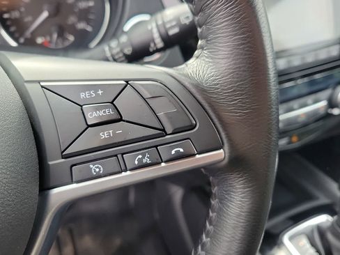 Used 2017 Nissan Rogue SV image 22