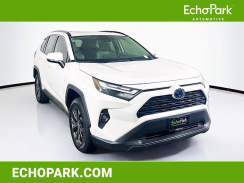 Used 2022 Toyota RAV4 XLE Premium image 1