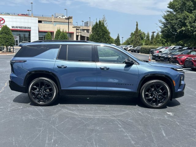Used 2025 Chevrolet Traverse RS AWD/4WD image 3
