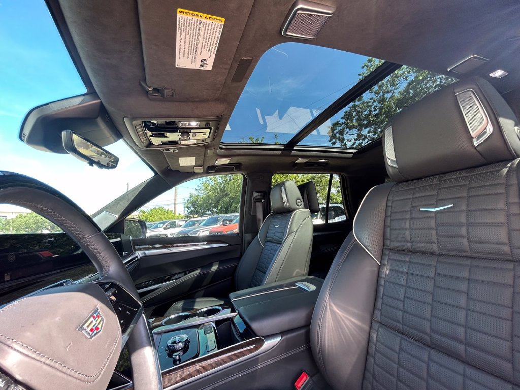Used 2025 Cadillac Escalade Sport Platinum AWD/4WD image 12