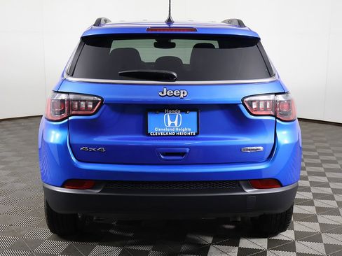Used 2025 Jeep Compass Latitude AWD/4WD image 11