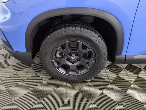Used 2025 Honda Pilot TrailSport image 30