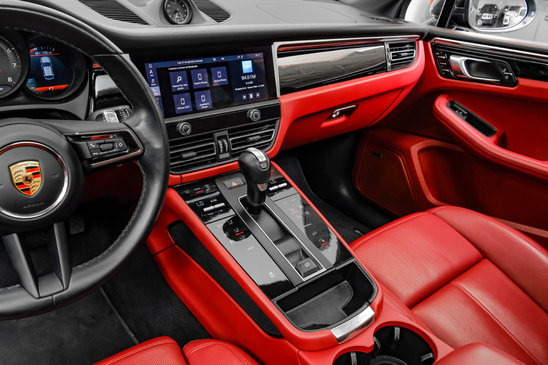 Used 2024 Porsche Macan AWD/4WD image 29