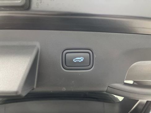 Used 2024 Hyundai Tucson Limited image 17