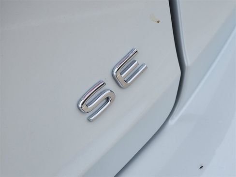 New 2026 Volkswagen Jetta SE image 7