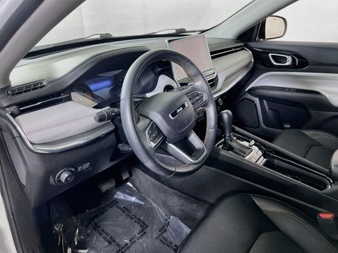 Used 2022 Jeep Compass Limited image 9