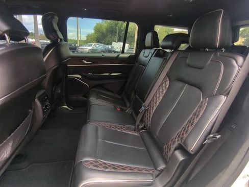 Used 2022 Jeep Grand Cherokee L Summit w/ Advanced Protech Group IV AWD/4WD image 17