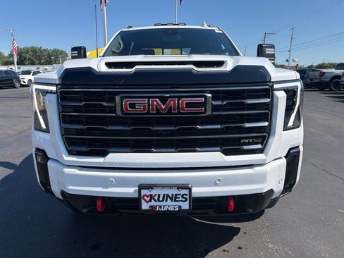 Used 2025 GMC Sierra 2500 AT4 AWD/4WD image 11