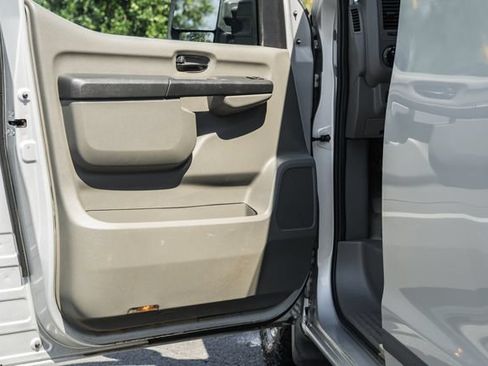 Used 2018 Nissan NV 3500 SL RWD image 36