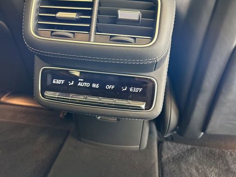 Used 2023 Mercedes-Benz Maybach GLS 600 4MATIC image 38