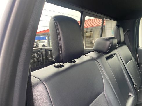 Used 2025 Ford F150 Lariat AWD/4WD image 19