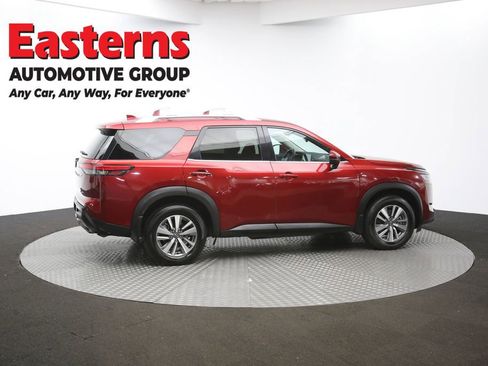 Used 2022 Nissan Pathfinder SL image 47