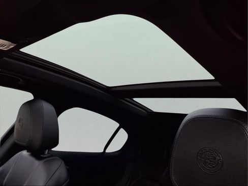 Used 2023 Alfa Romeo Stelvio Sprint image 16