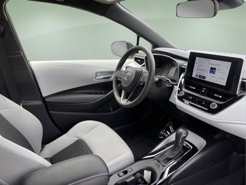 Used 2024 Toyota Corolla SE image 12