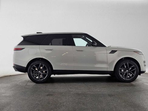 Used 2024 Land Rover Range Rover Sport SE AWD/4WD image 6