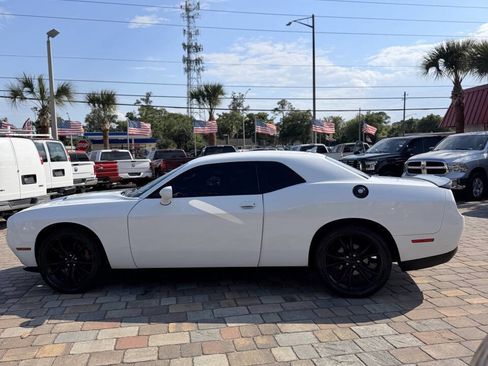 Used 2016 Dodge Challenger SXT Plus RWD image 9