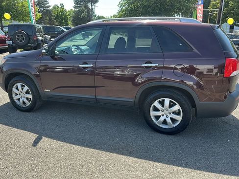 Used 2013 Kia Sorento LX image 4