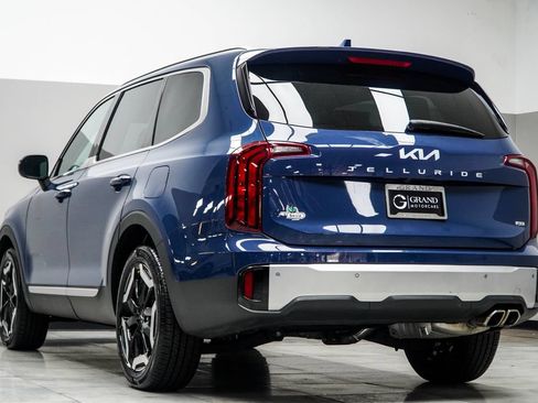 Used 2023 Kia Telluride S w/ S Sunroof Package AWD/4WD image 11