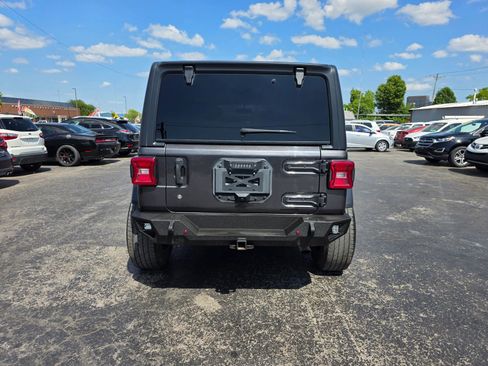 Used 2019 Jeep Wrangler Unlimited Sahara w/ Safety Group AWD/4WD image 24
