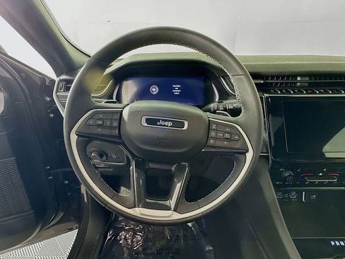 Certified 2023 Jeep Grand Cherokee L Laredo image 19