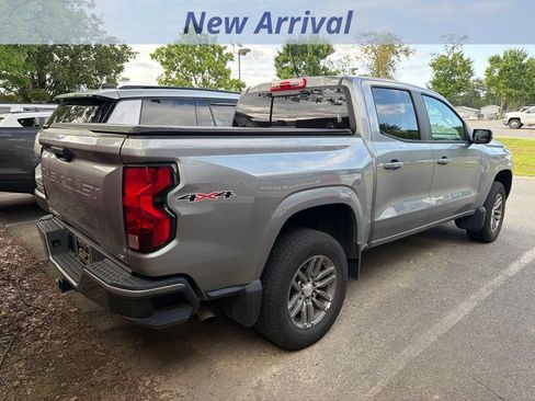 Used 2023 Chevrolet Colorado LT w/ LT Convenience Package II AWD/4WD image 7