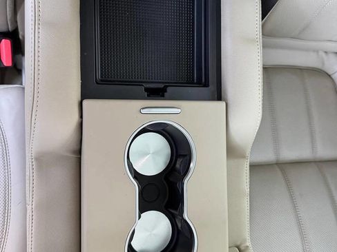 Used 2016 Land Rover Range Rover Sport HSE image 40