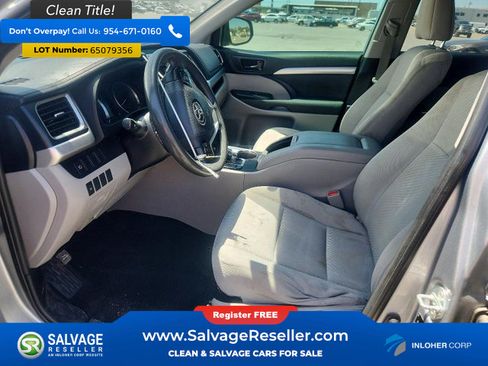 Used 2019 Toyota Highlander LE FWD image 9