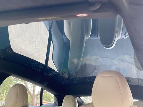 Used 2023 Tesla Model S Base image 12