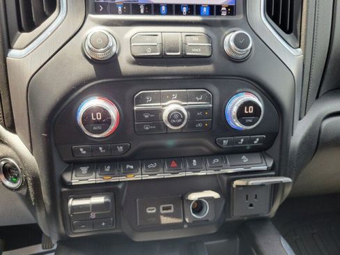 Used 2020 GMC Sierra 2500 Denali w/ Denali Ultimate Package AWD/4WD image 20