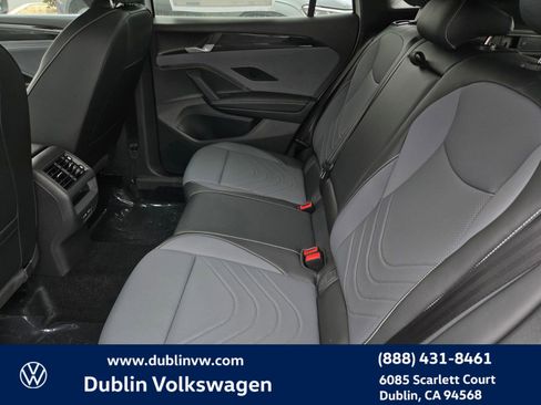 New 2026 Volkswagen Tiguan SE R-Line FWD image 10