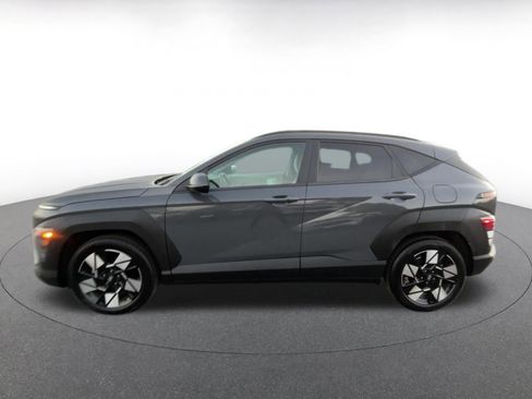 Used 2025 Hyundai Kona SEL image 9