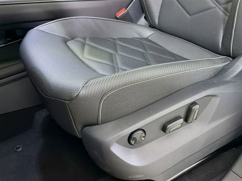 New 2026 Volkswagen Atlas Cross Sport SE FWD image 21