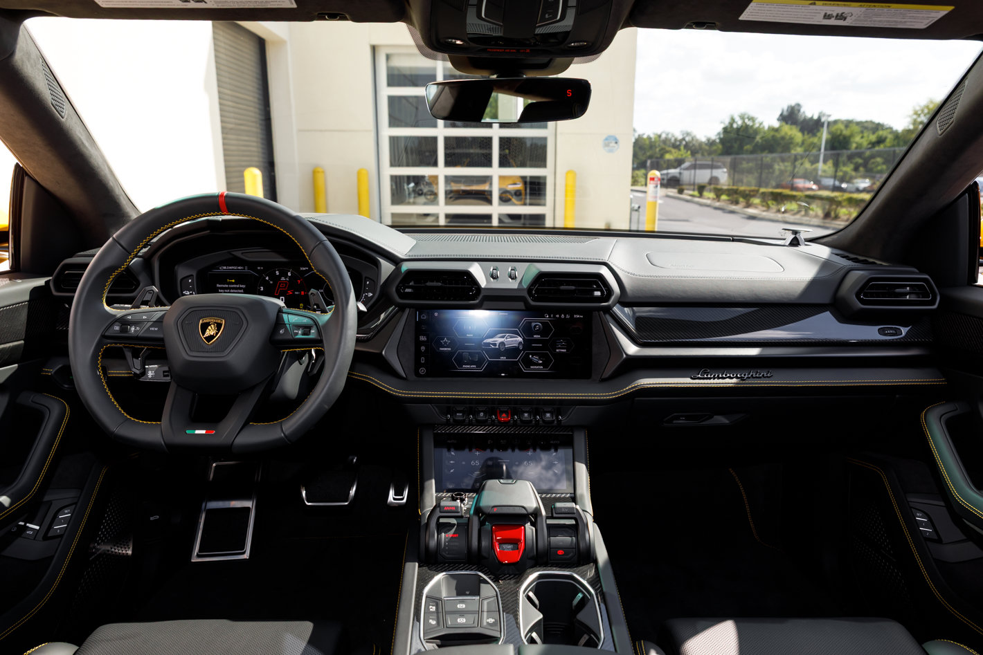Used 2025 Lamborghini Urus S AWD/4WD image 41