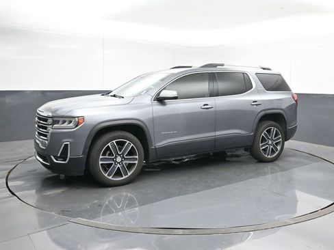 Used 2020 GMC Acadia SLT w/ Driver Alert Package II image 2