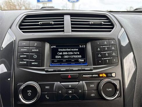 Used 2019 Ford Explorer XLT image 21