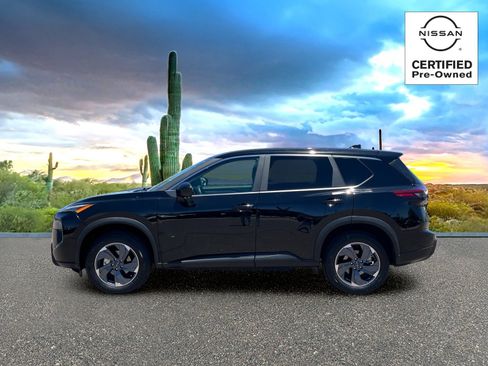 Certified 2025 Nissan Rogue SV FWD image 3