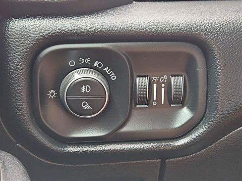 Used 2019 RAM 1500 Big Horn RWD image 17