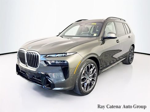 Used 2024 BMW X7 xDrive40i w/ M Sport Package AWD/4WD image 3