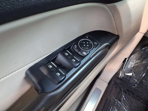 Used 2017 Lincoln MKC Select w/ Select Plus Package FWD image 20