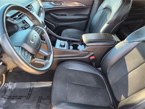 Used 2022 Jeep Grand Cherokee Altitude image 13