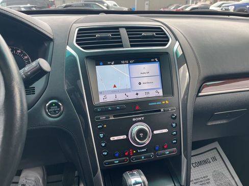 Used 2017 Ford Explorer Platinum image 19