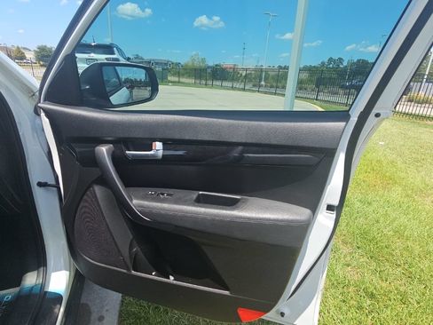 Used 2015 Kia Sorento LX FWD image 20